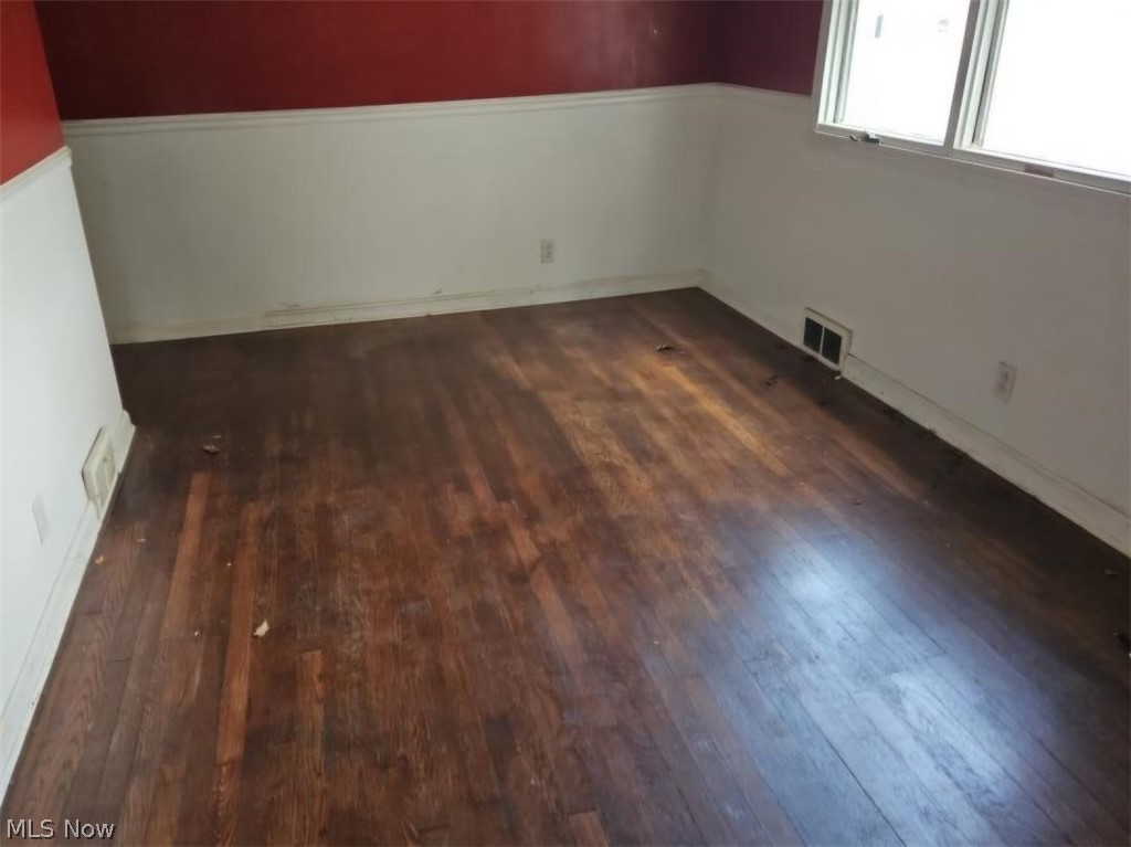 2124 Hillside Terrace Property Photo 5