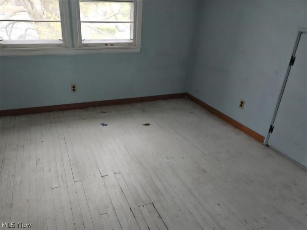 2124 Hillside Terrace Property Photo 9