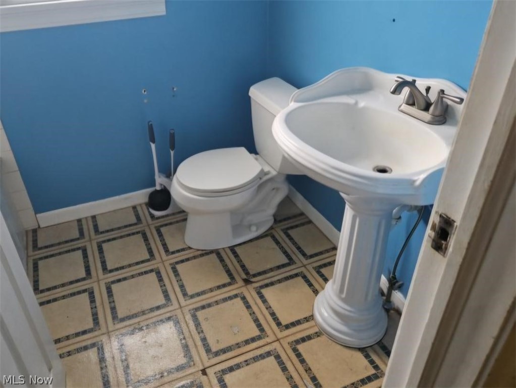 2124 Hillside Terrace Property Photo 10