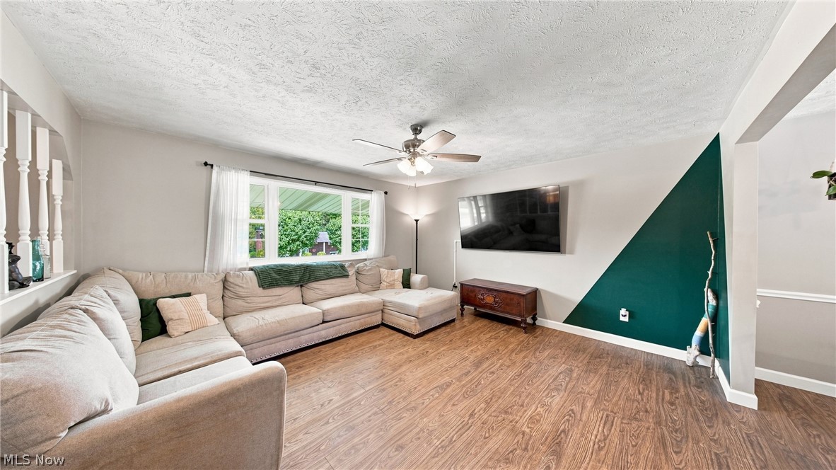 312 Maple Drive Property Photo 5