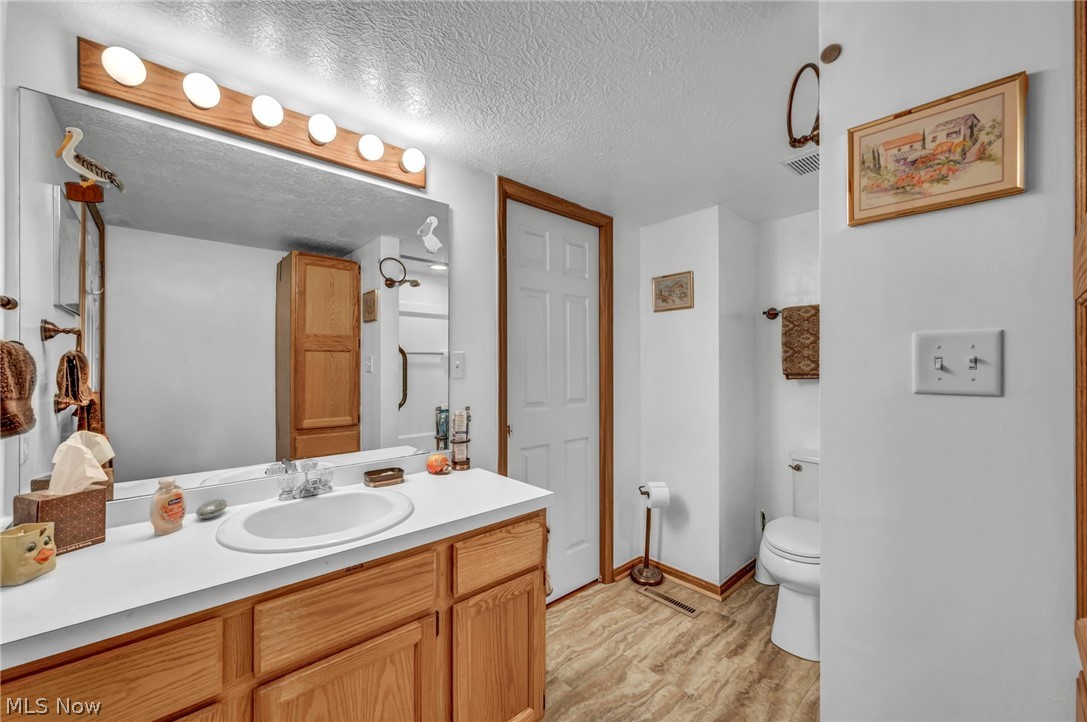 2213 Devon Court 18 Property Photo 14
