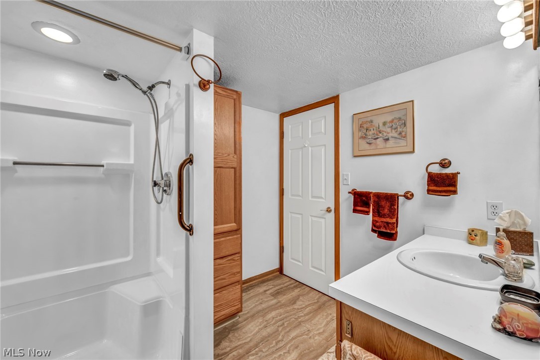 2213 Devon Court 18 Property Photo 15