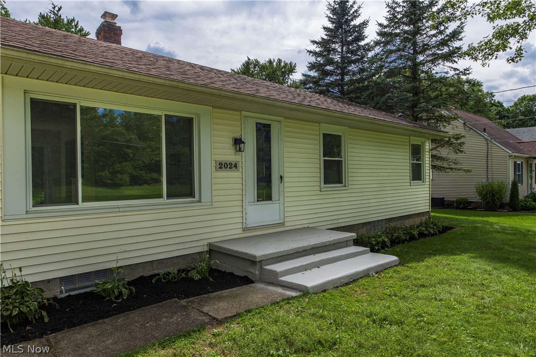 2024 Marhofer Avenue Property Photo 3