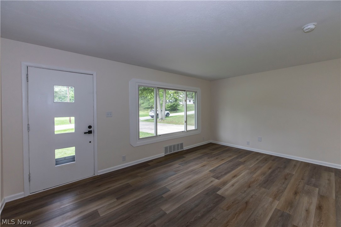 2024 Marhofer Avenue Property Photo 5