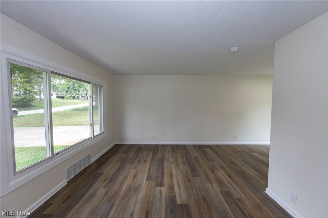 2024 Marhofer Avenue Property Photo 6