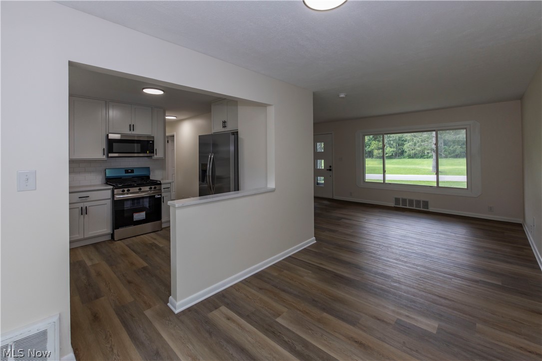 2024 Marhofer Avenue Property Photo 10