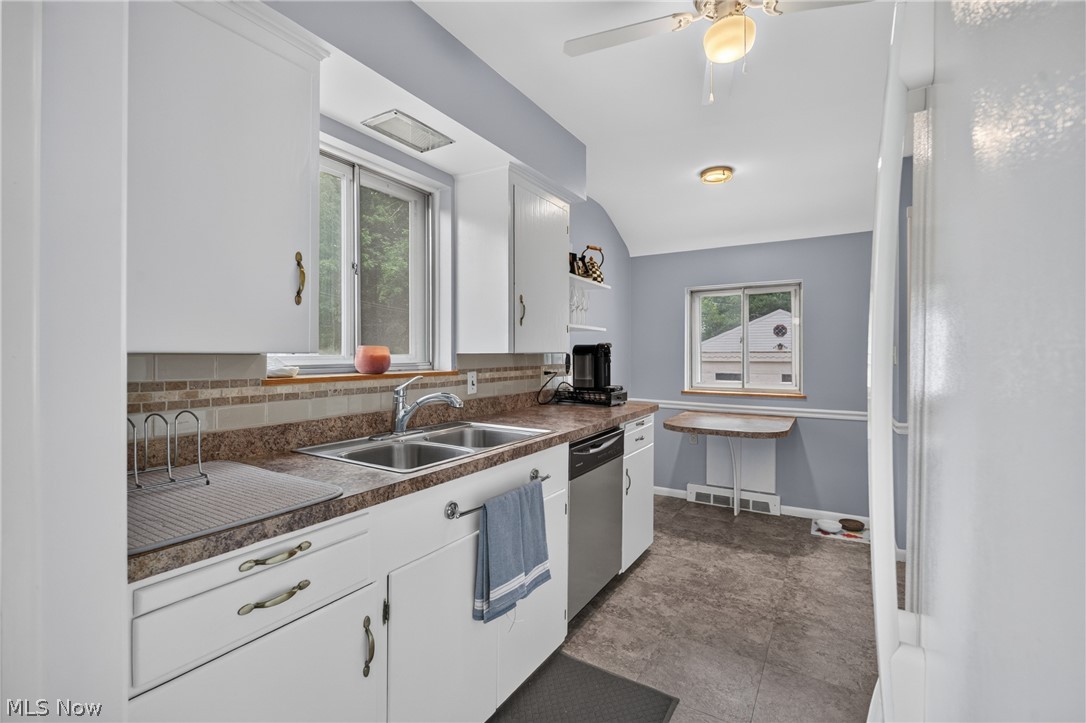 584 Bayfair Drive Property Photo 10