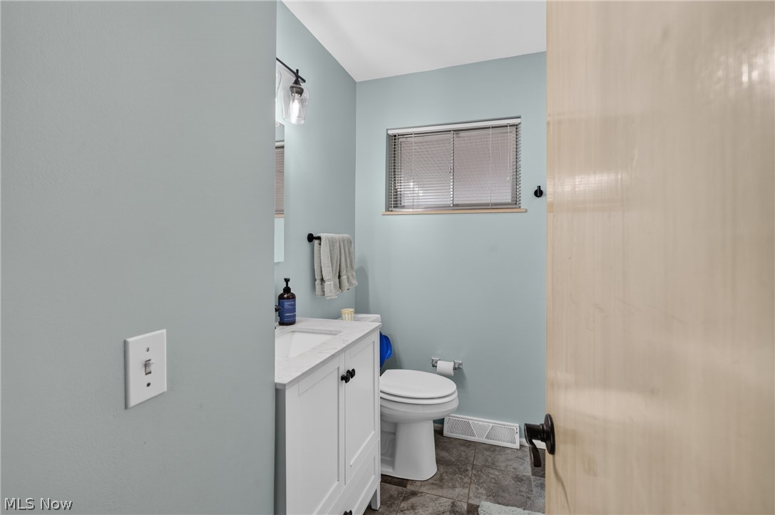 584 Bayfair Drive Property Photo 13
