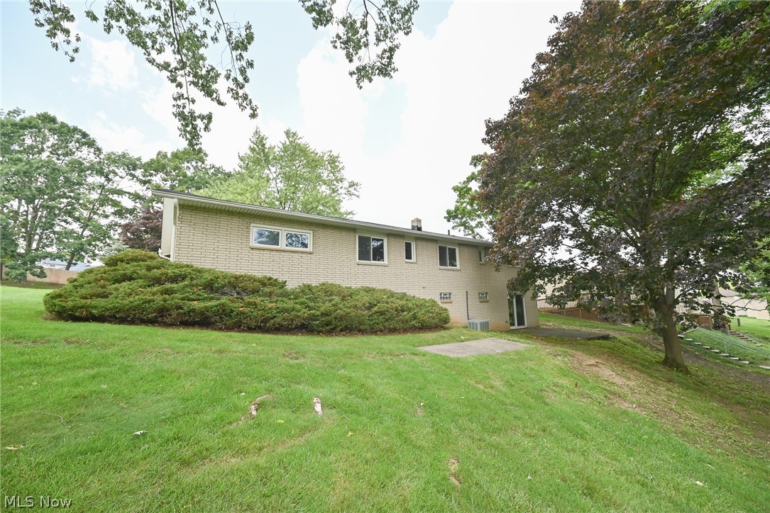 2745 Brian Drive Property Photo 3