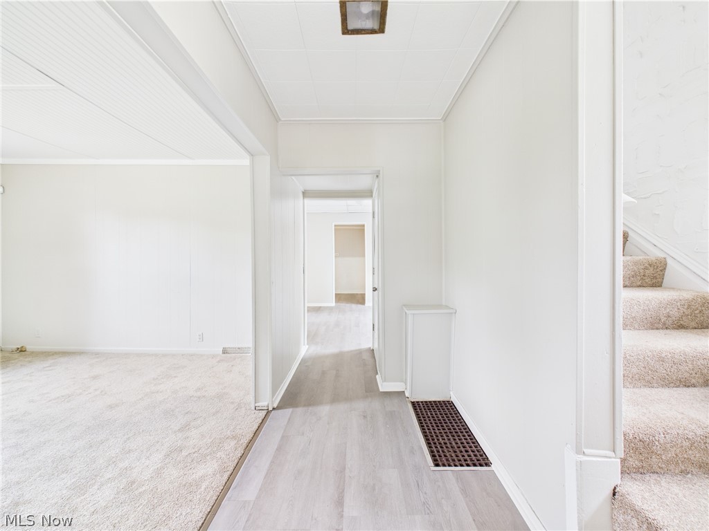 448 E Voris Street Property Photo 5