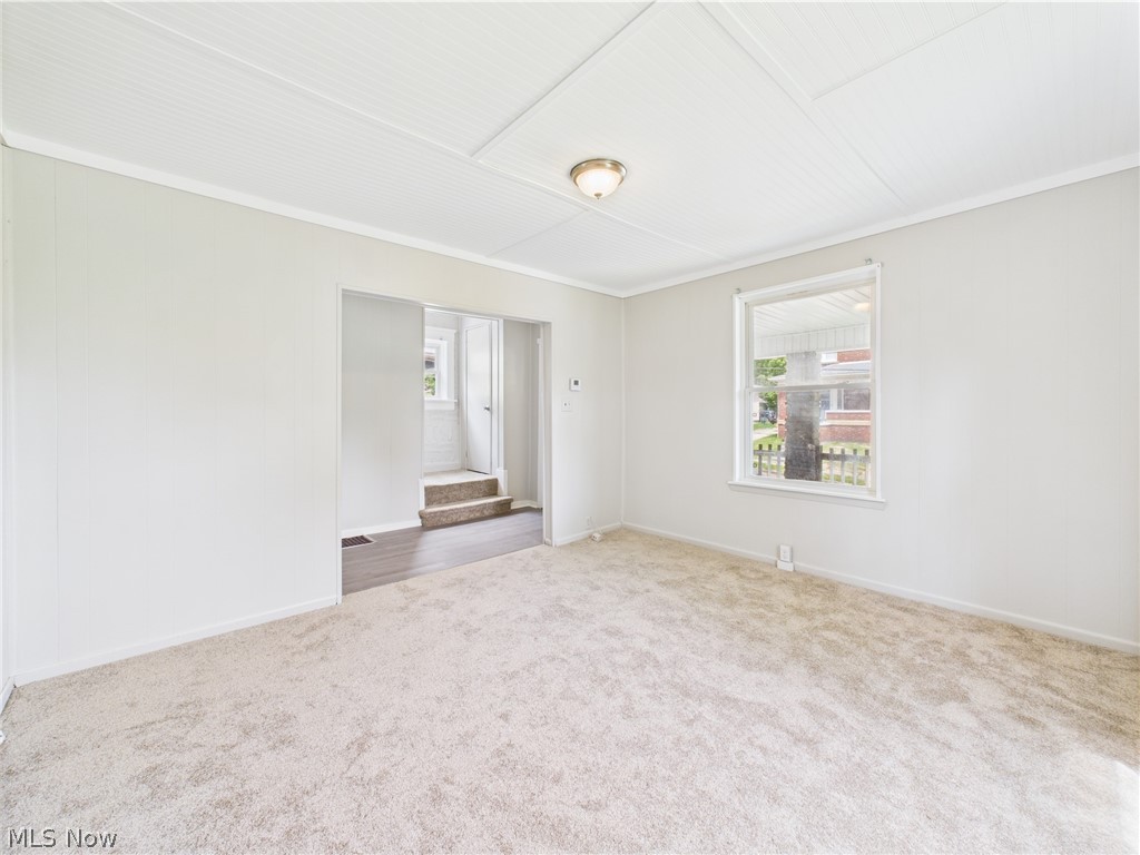 448 E Voris Street Property Photo 9