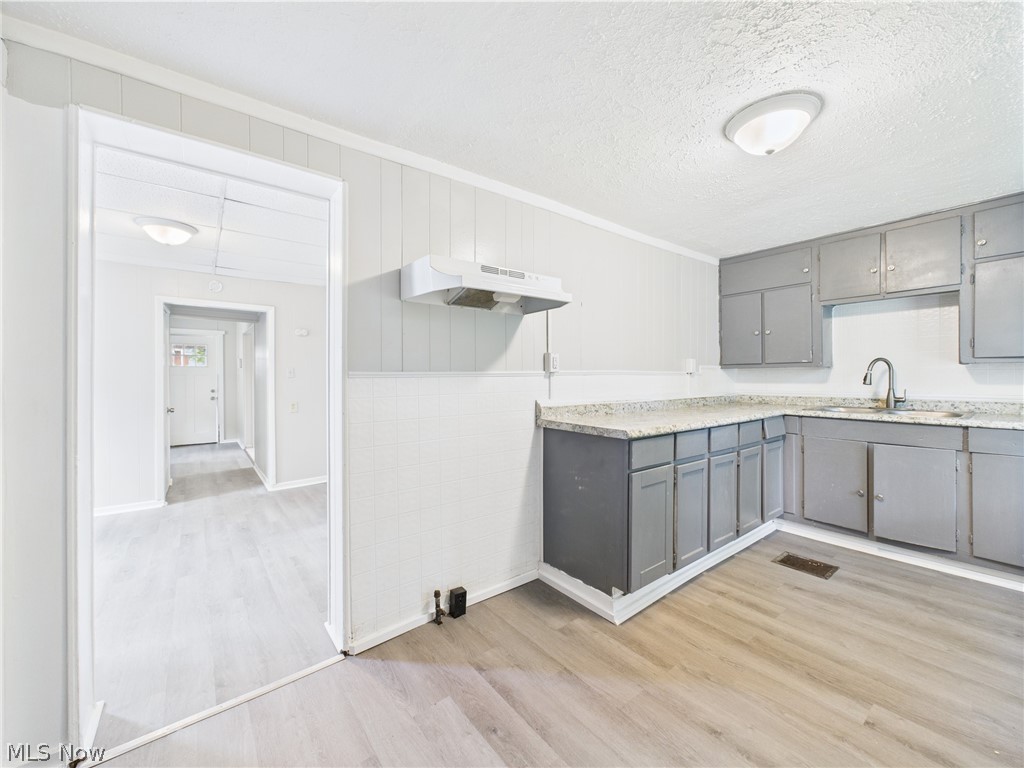 448 E Voris Street Property Photo 14