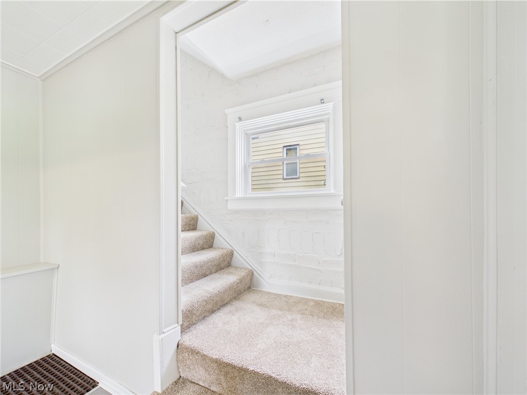 448 E Voris Street Property Photo 17