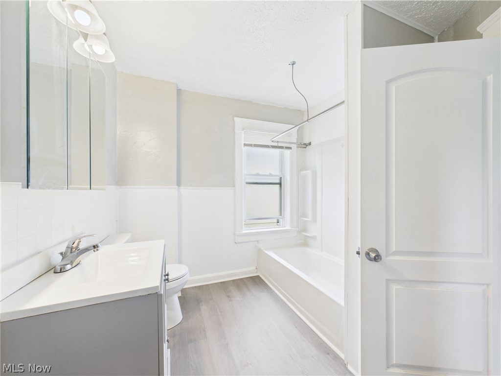 448 E Voris Street Property Photo 27
