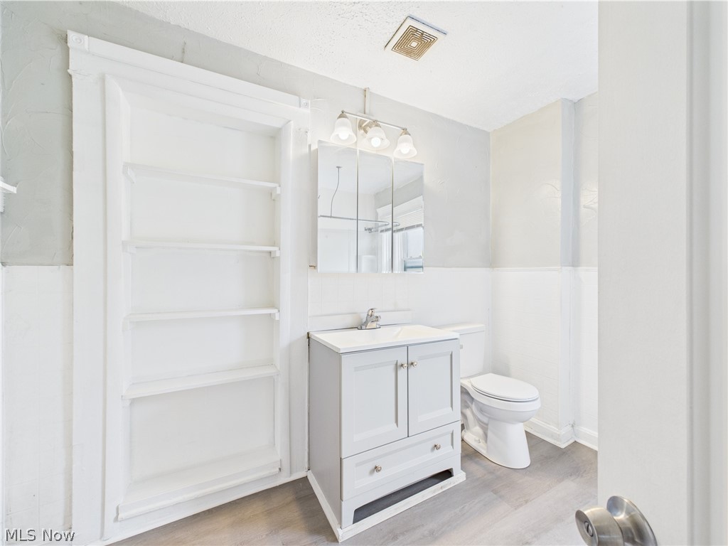 448 E Voris Street Property Photo 28