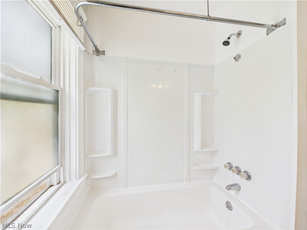 448 E Voris Street Property Photo 29