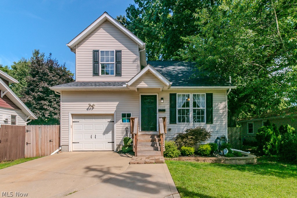 7759 Manor Drive Property Photo 1