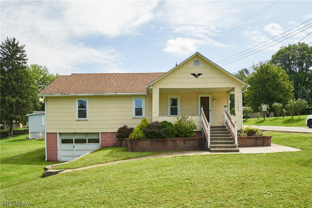 4293 Summit Road Property Photo 1