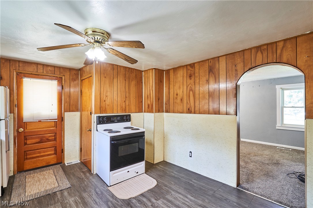 4293 Summit Road Property Photo 3