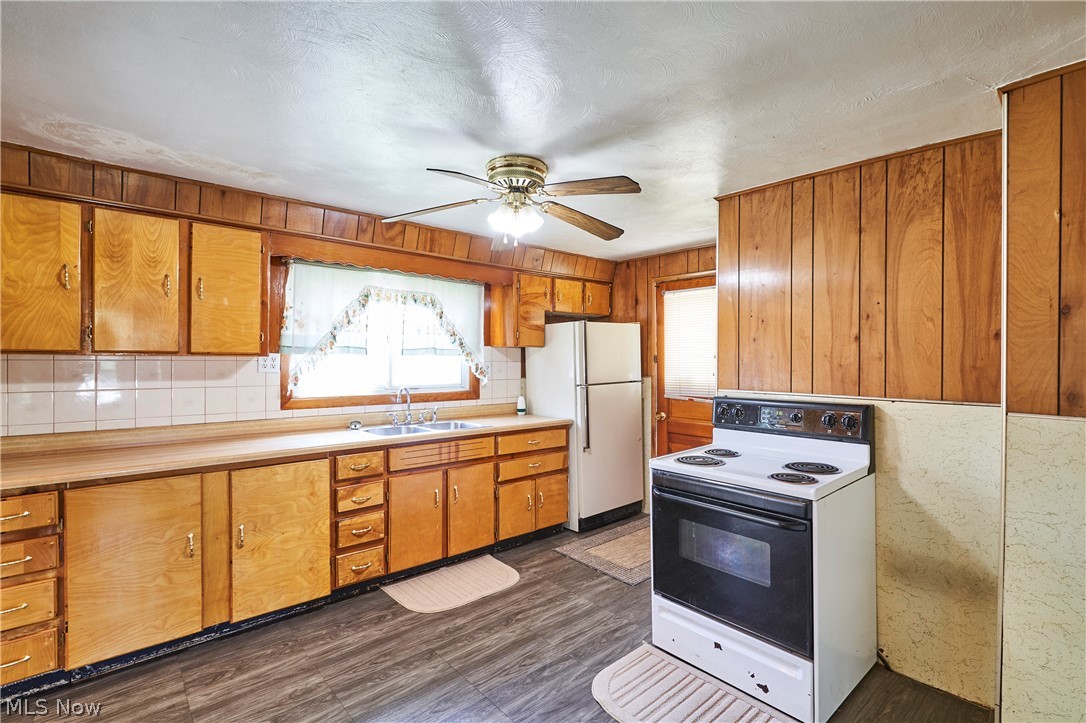 4293 Summit Road Property Photo 4