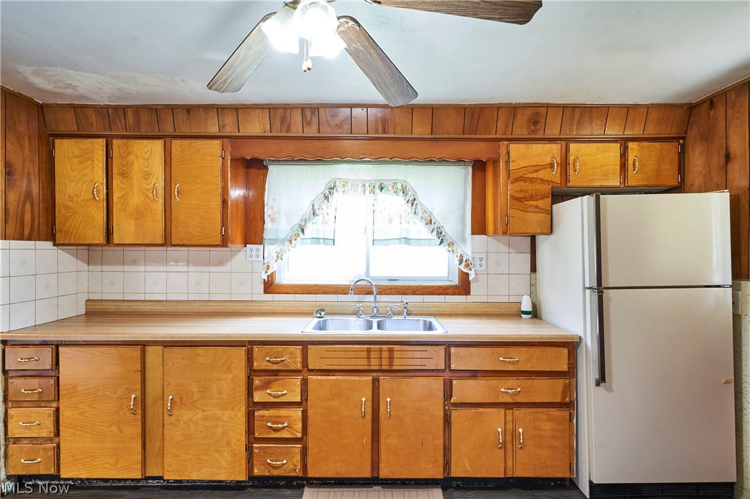 4293 Summit Road Property Photo 5