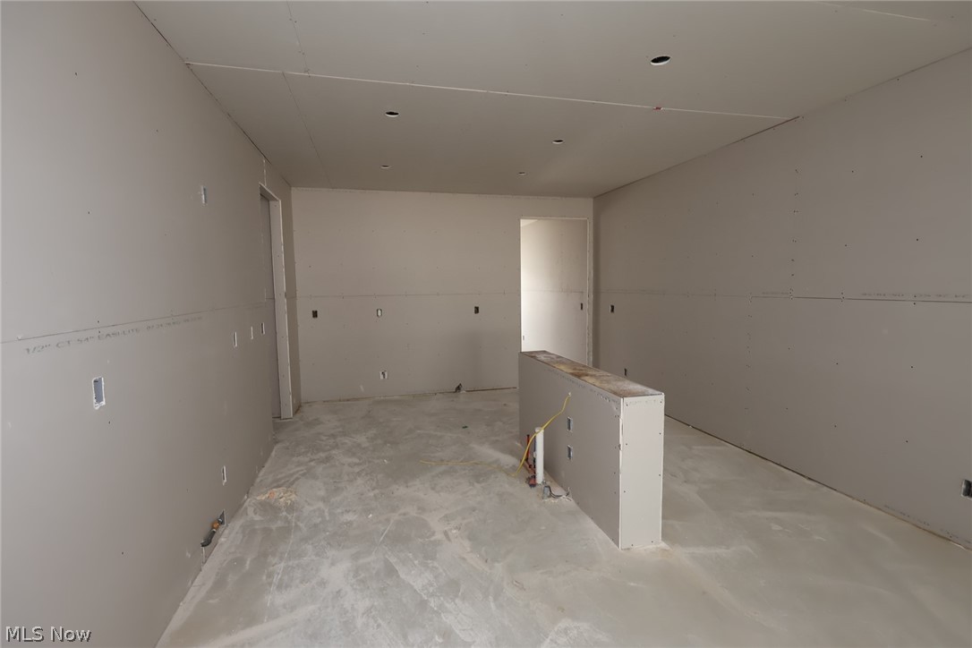 5090 Shepherds Glen Property Photo 4