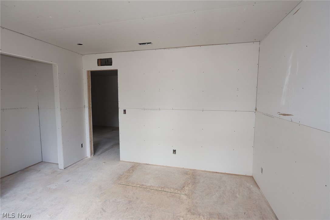5090 Shepherds Glen Property Photo 9