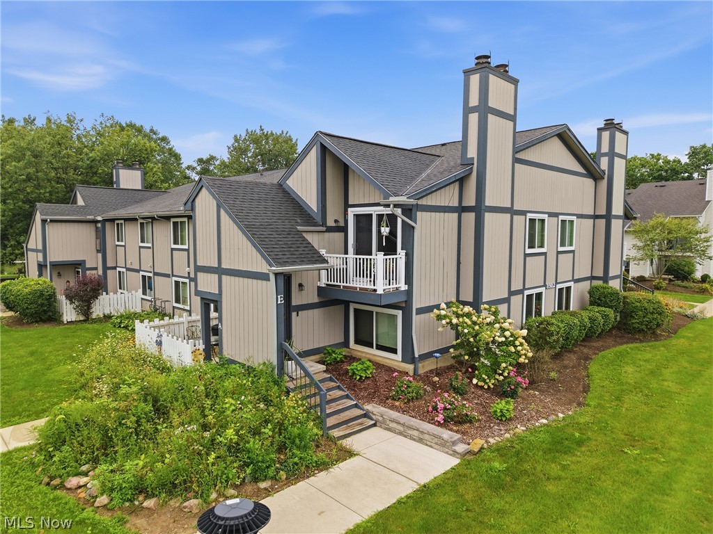 8982 Portage Pointe Drive E