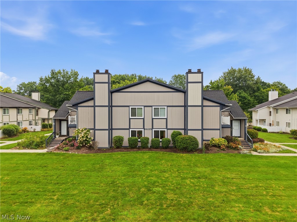 8982 Portage Pointe Drive E Property Photo 4