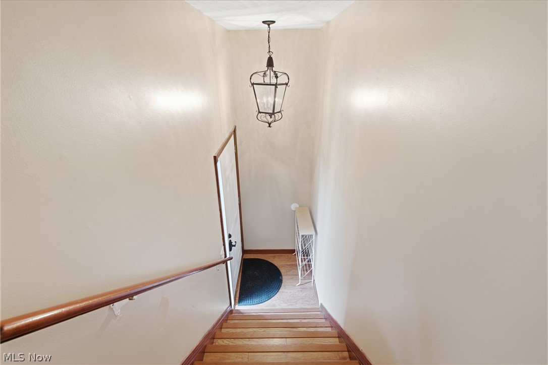 8982 Portage Pointe Drive E Property Photo 6