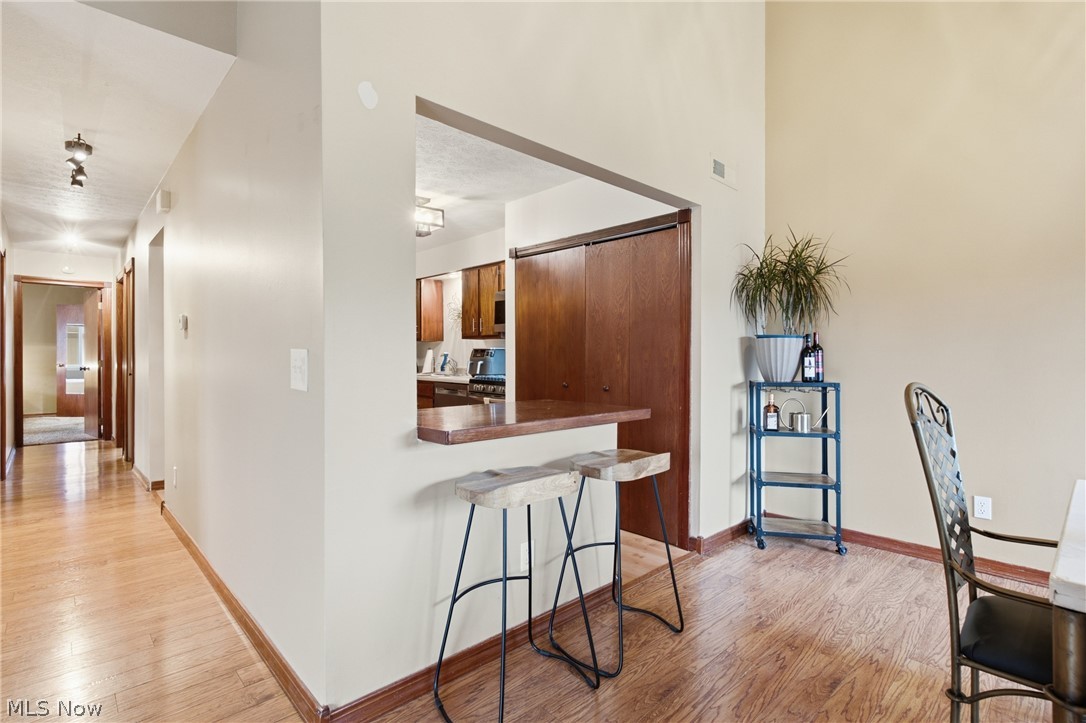 8982 Portage Pointe Drive E Property Photo 12