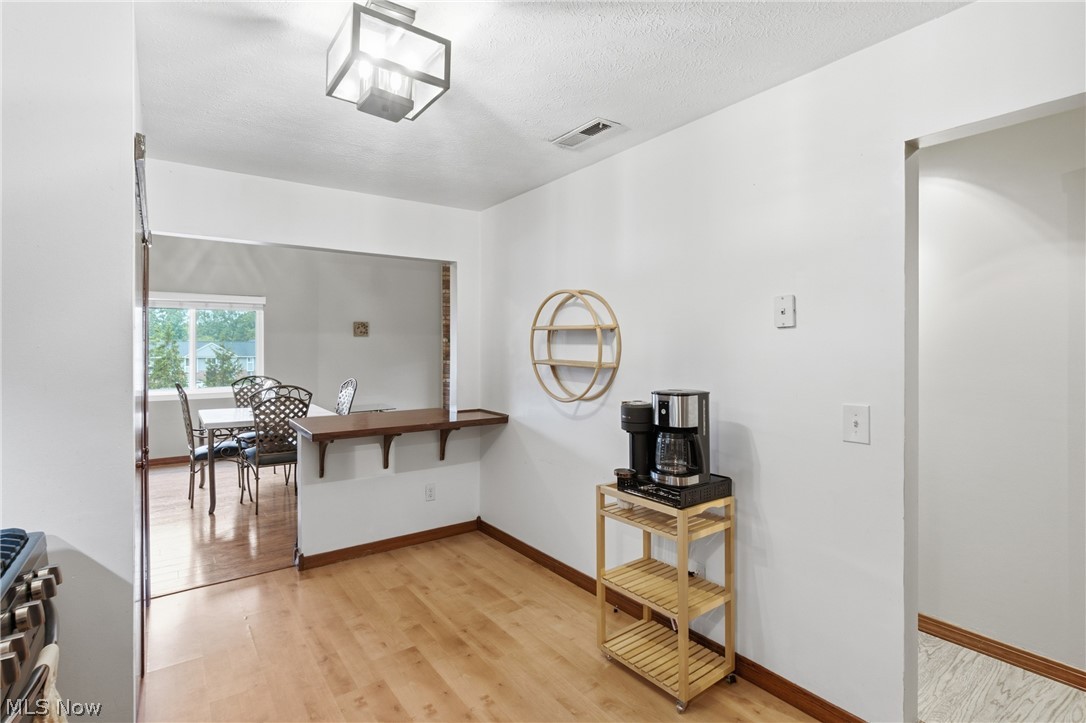 8982 Portage Pointe Drive E Property Photo 15