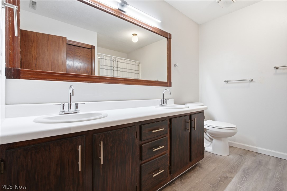 8982 Portage Pointe Drive E Property Photo 19