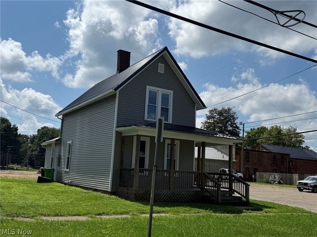 327 Locust Street Property Photo 1
