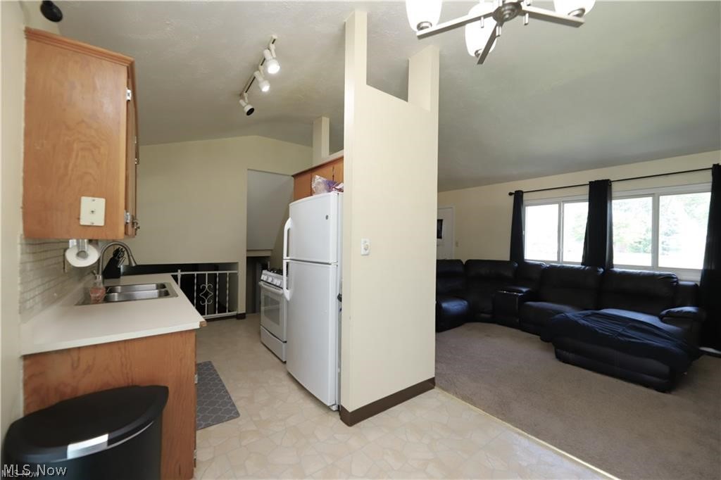 6340 Smith Road Property Photo 4