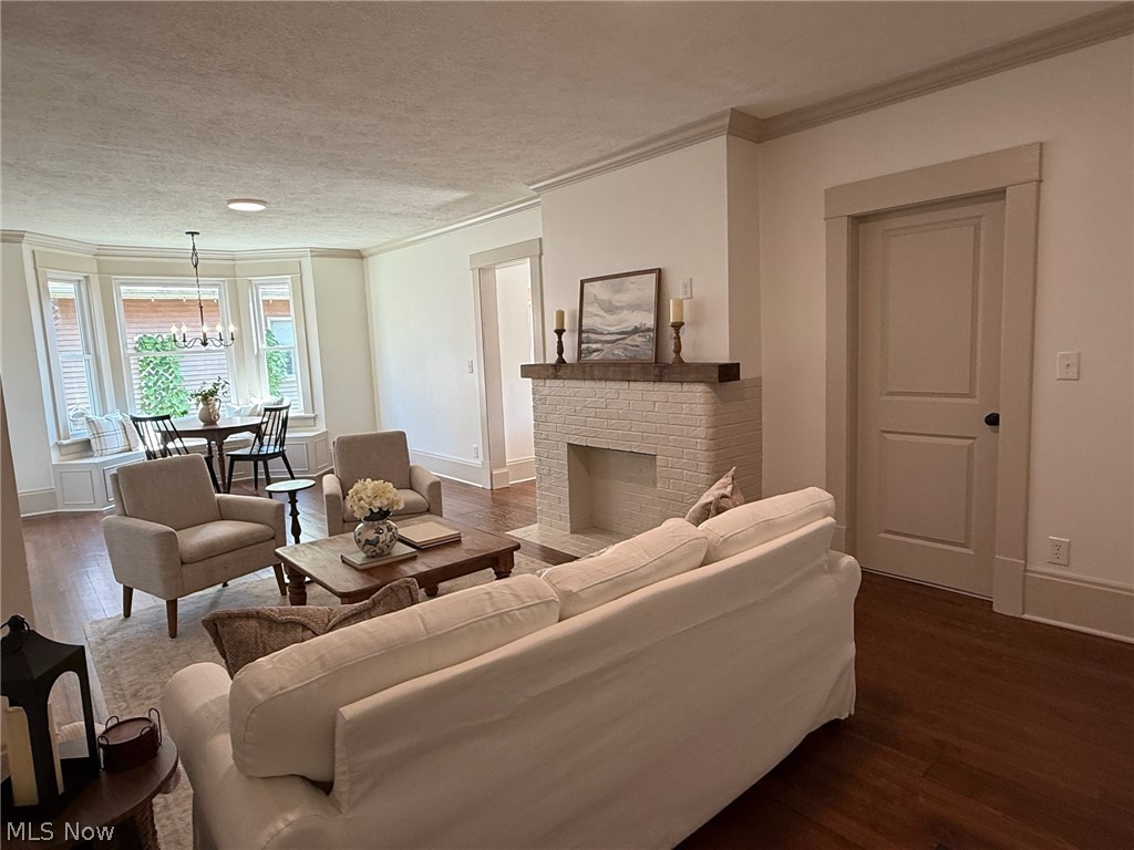 1326 N Wooster Avenue Property Photo 8