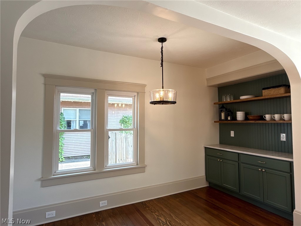 1326 N Wooster Avenue Property Photo 11