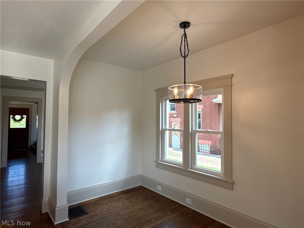 1326 N Wooster Avenue Property Photo 12