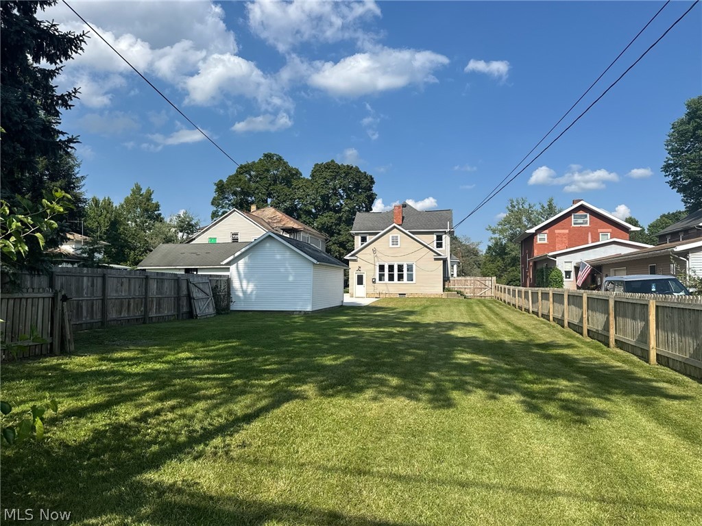 1326 N Wooster Avenue Property Photo 33