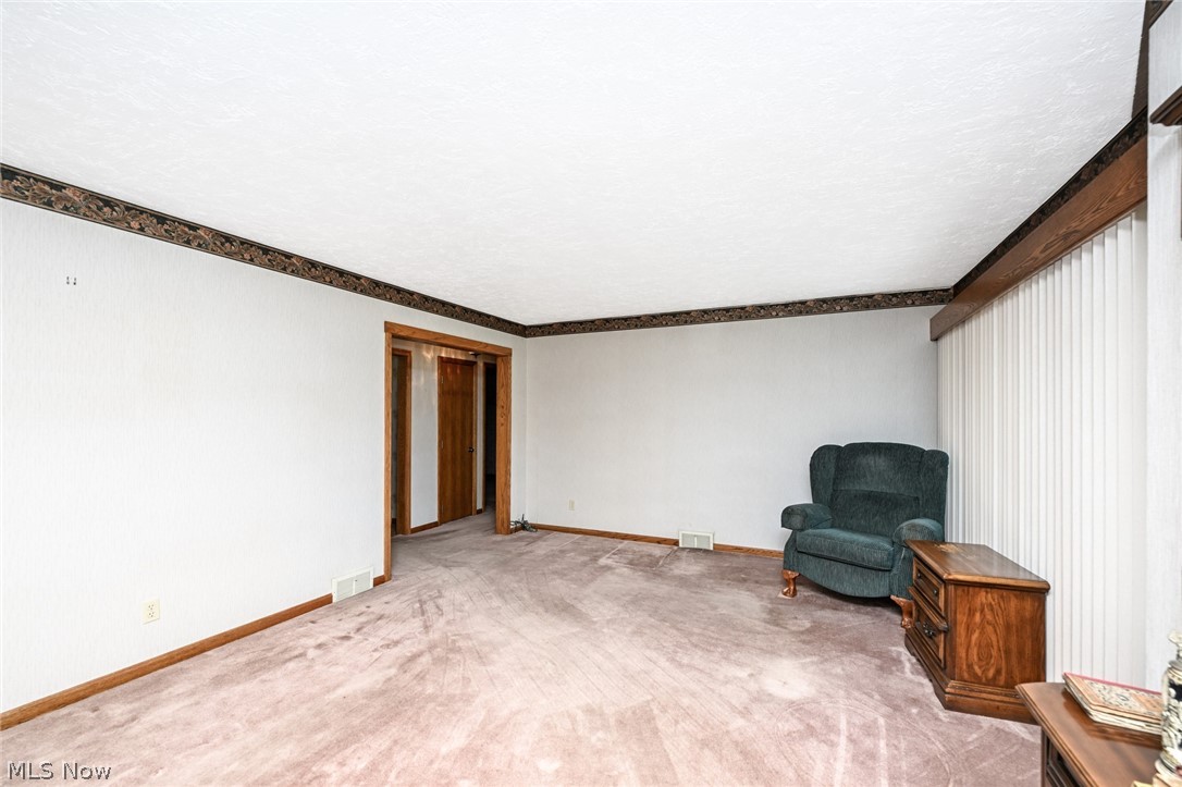 105 Grove Street Property Photo 7