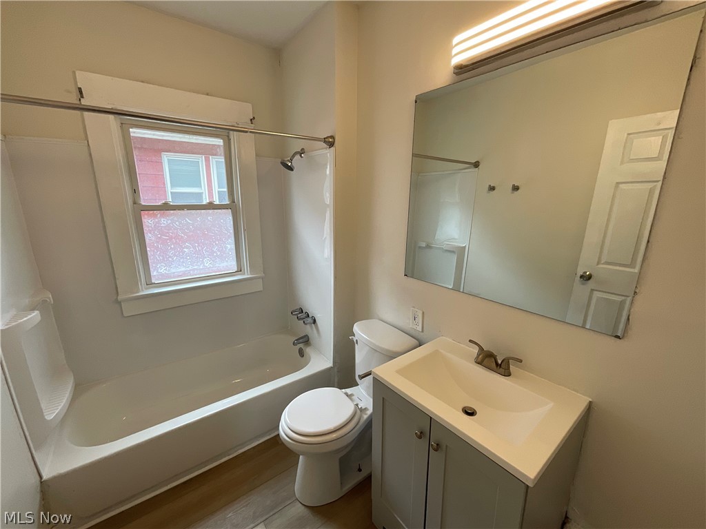 726 E 117th Street Up Property Photo 11