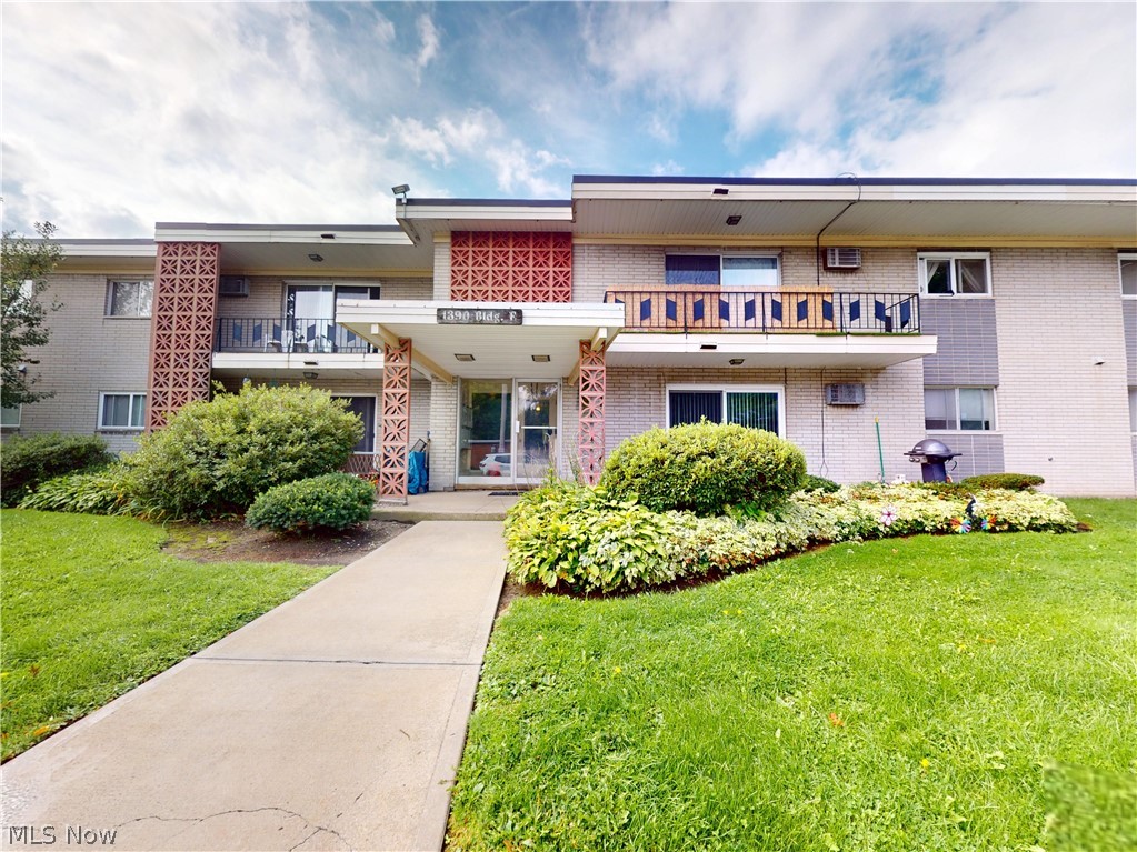 1390 Golden Gate Boulevard E204