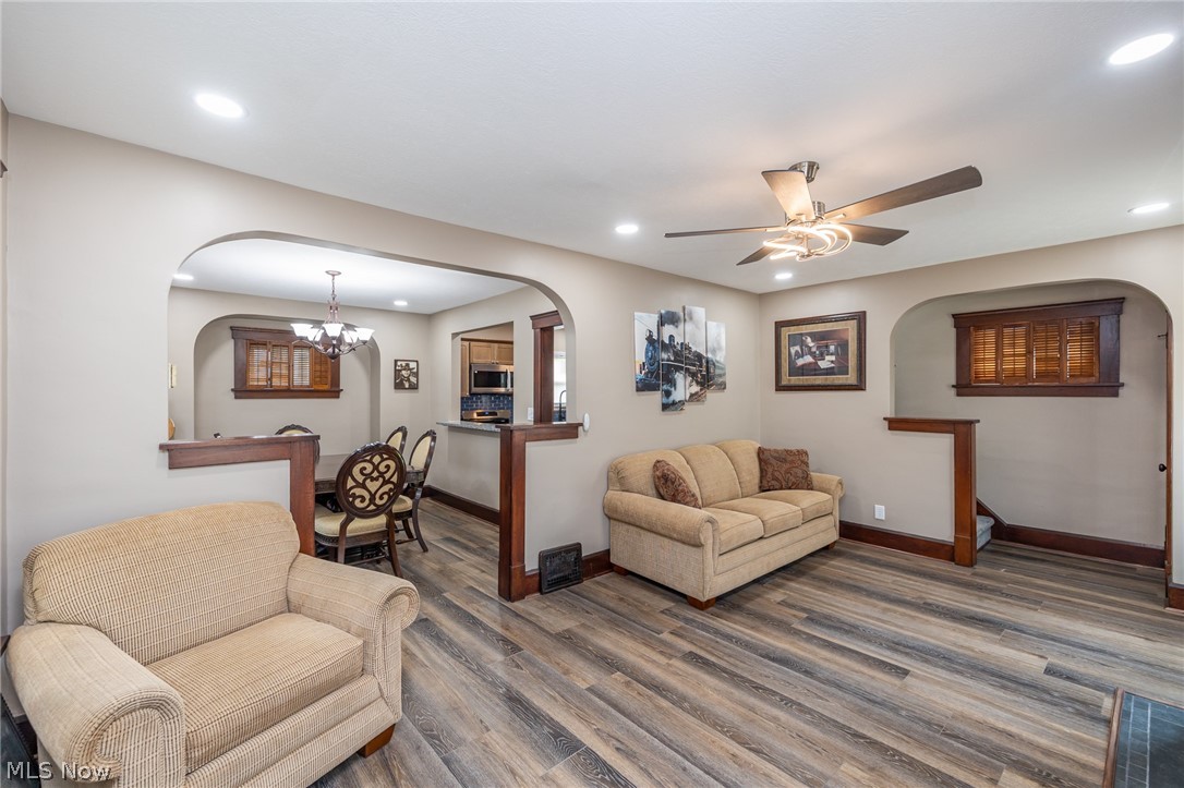 516 Bond Street Property Photo 3