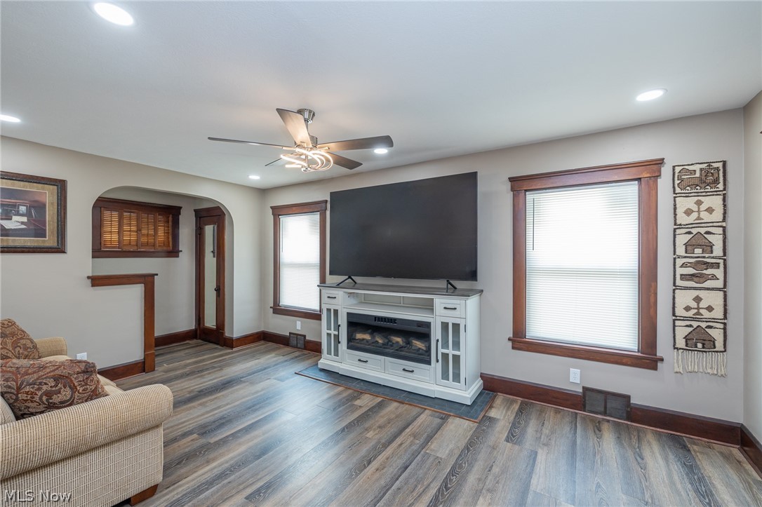 516 Bond Street Property Photo 4