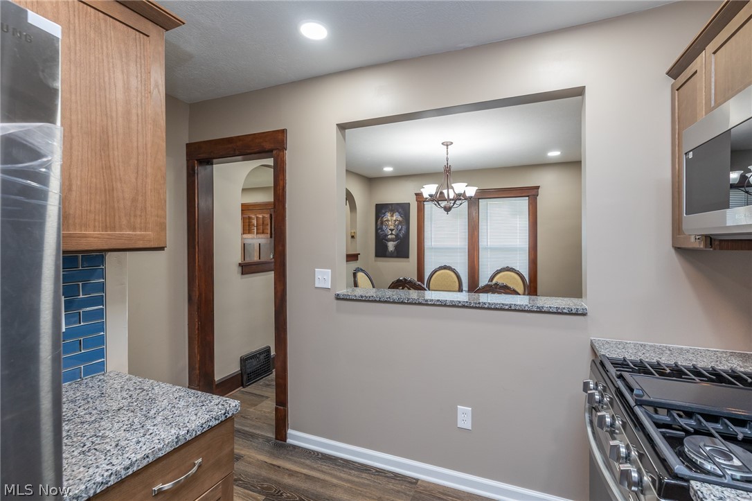 516 Bond Street Property Photo 8