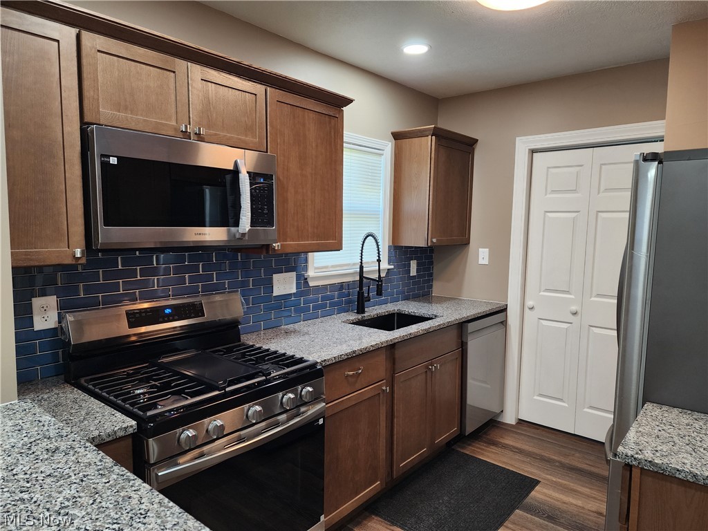 516 Bond Street Property Photo 9