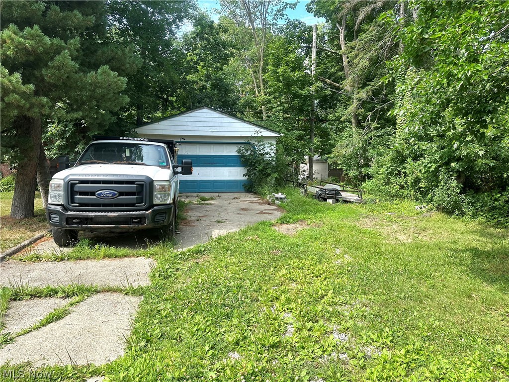 17519 Throckley Avenue Property Photo 6