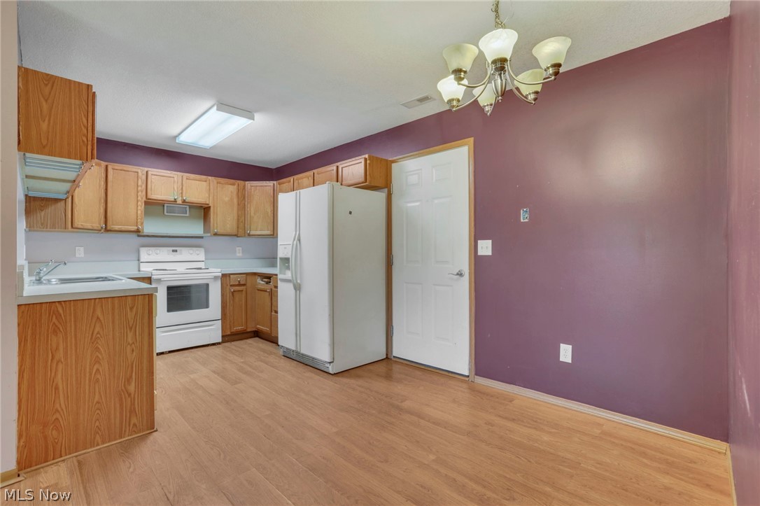 4305 E Strattford Circle E Property Photo 7