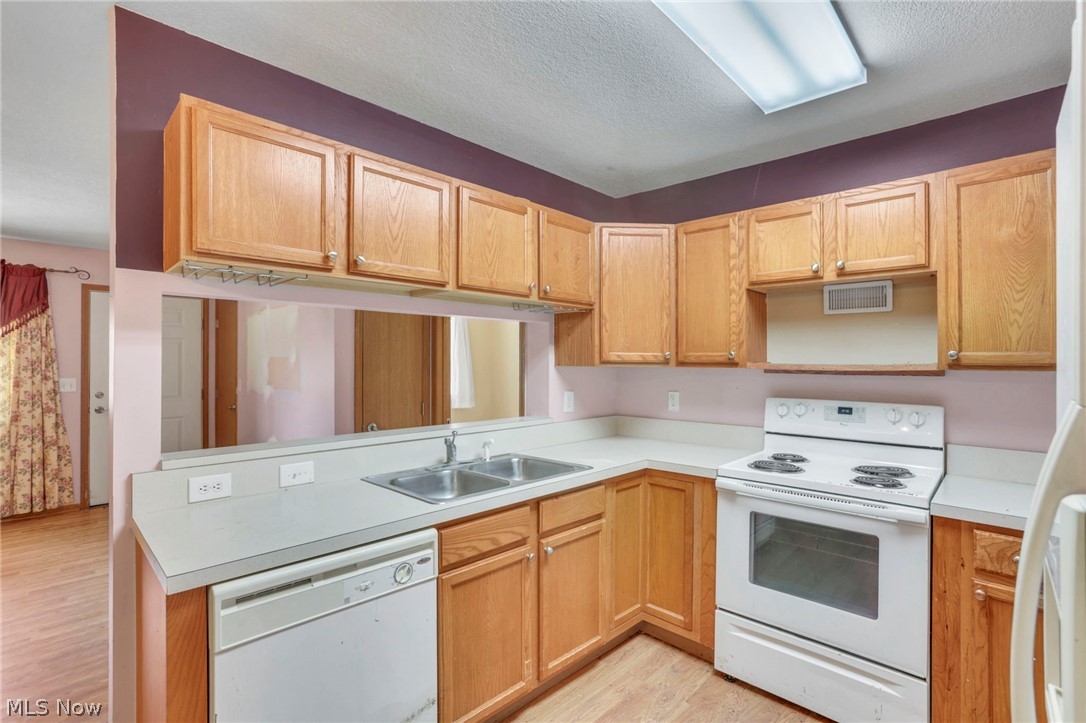 4305 E Strattford Circle E Property Photo 9