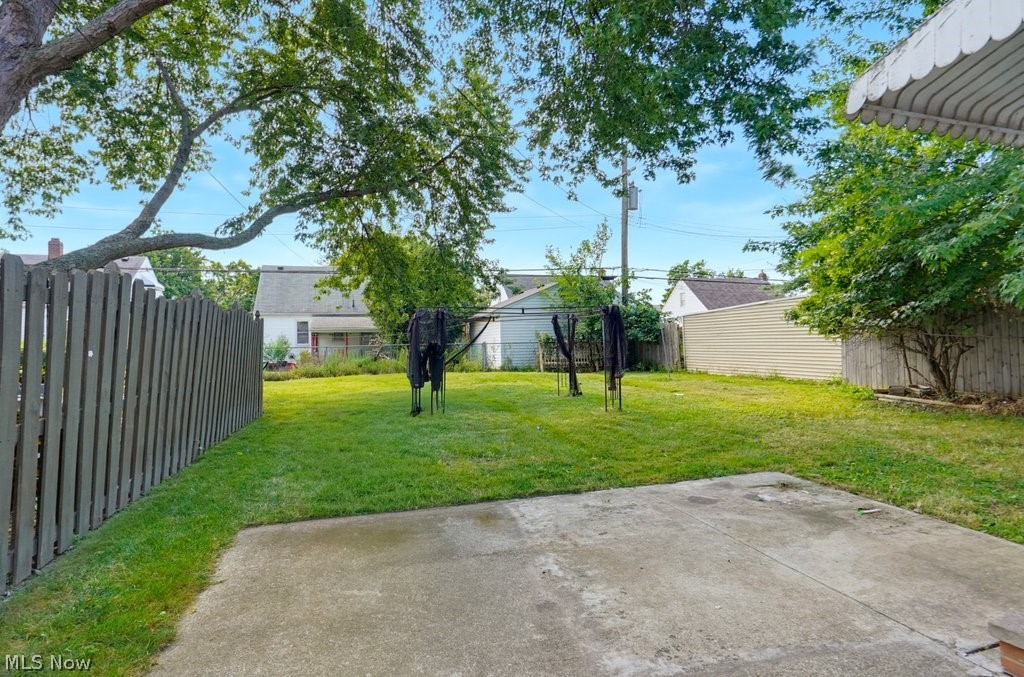 20740 Tracy Avenue Property Photo 4